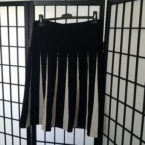 Black/white skirt